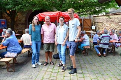 Besuch vom SPD-Kreisvorstand: Dominique Odar und Andrea Schröder-Ritzrau mit Gerhard Engelsberger und Leonard Grünberg