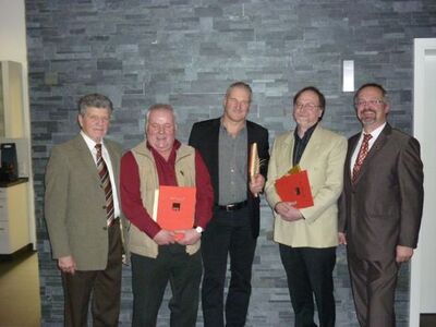 Die geehrten Karl-Heinz Kraut, Michael Mangold und Peter Pfeifer mit Gerhard Zörb und Thomas Funk
