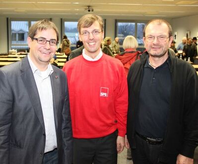 Dr. Lars Castellucci (mi.) zusammen mit den Dielheimern Alexander Lucas (li.) und Klaus-Peter Steininger (re.).