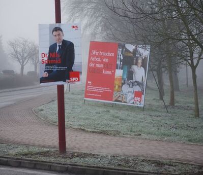 SPD-Plakate am Ortseingang Dielheim - Wählermobilisierung für die Landtagswahl